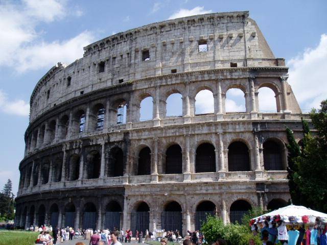 Le nuove 7 meraviglie spaccano 
il mondo. Polemica sul Colosseo