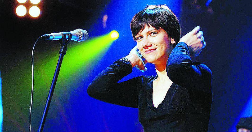 Elisa, un consiglio ai giovani: «Sul palco senza esitazioni»