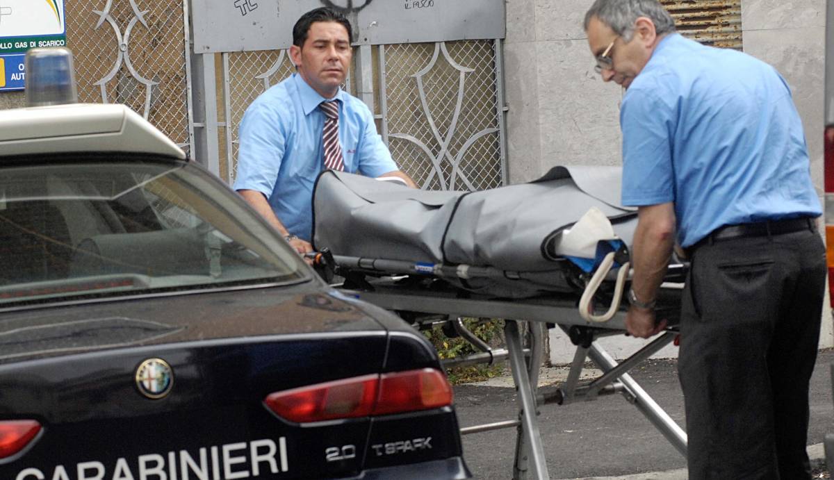 Albaro, massacra la moglie a martellate e si getta dal terrazzo