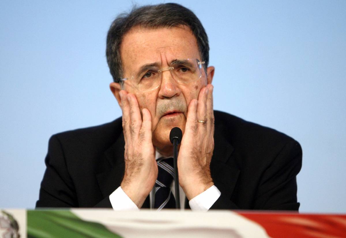 L'ultimo guaio di Prodi, ora è pure indagato. L'accusa: abuso d'ufficio