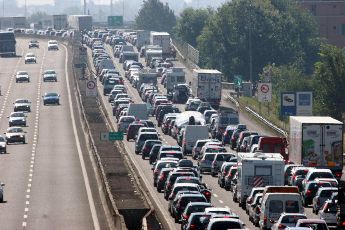 Autostrade, il Garante: tariffe su, investimenti no