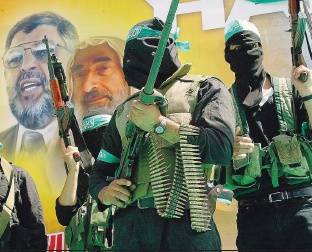 Fini attacca: "D'Alema irresponsabile su Hamas"