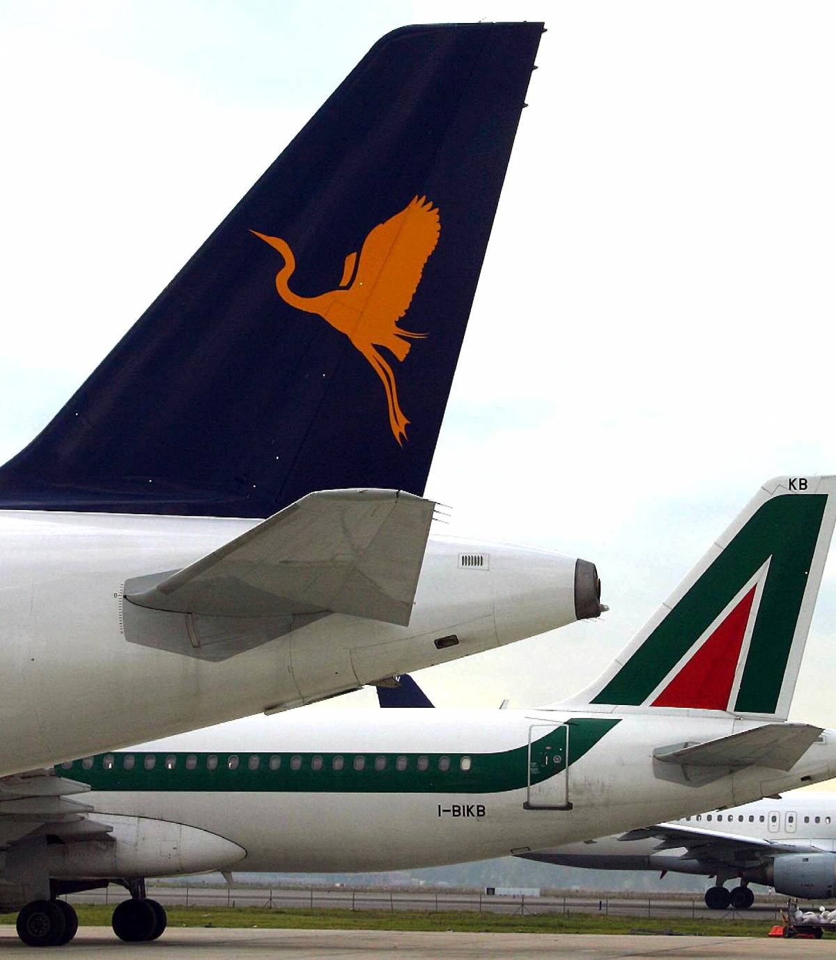 Alitalia vende le rotte 
su Londra per salvarsi