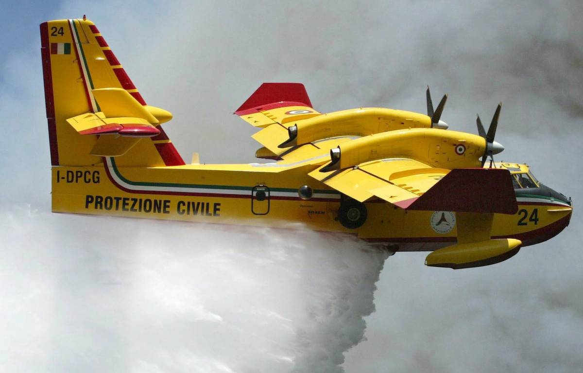 Precipita Canadair 
antincendio, 
morto il pilota