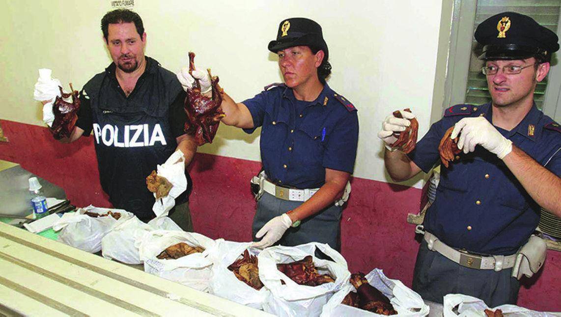 Chiusi due magazzini e un ristorante in via dell’Omo
