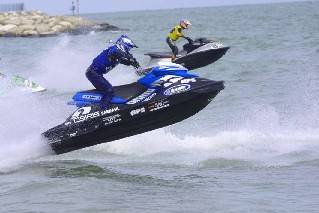 Moto d'acqua: stop ai pirati del mare