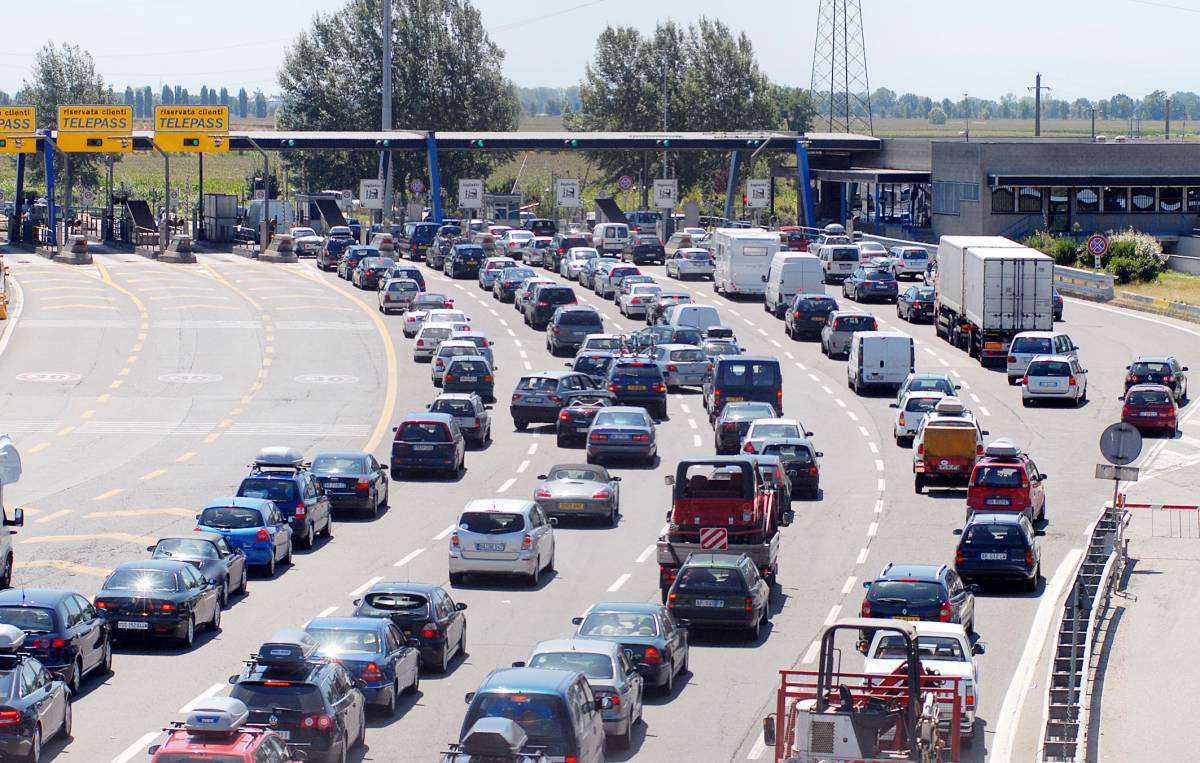 Esodo e città vuote: 11 
milioni di auto in viaggio