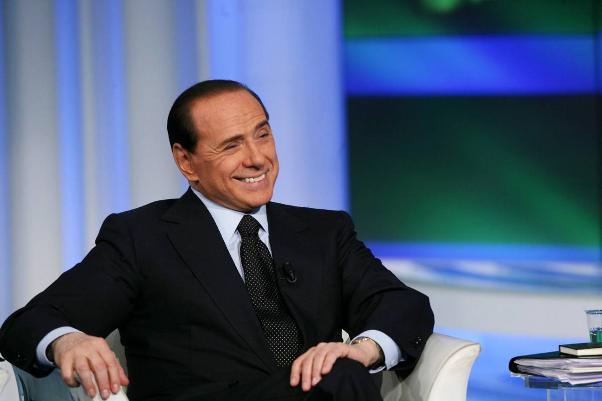 Berlusconi: "Chiunque guiderà il Pd 
avrà gli stessi problemi di Prodi"