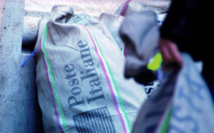Posta a giorni alterni, fioccano le proteste