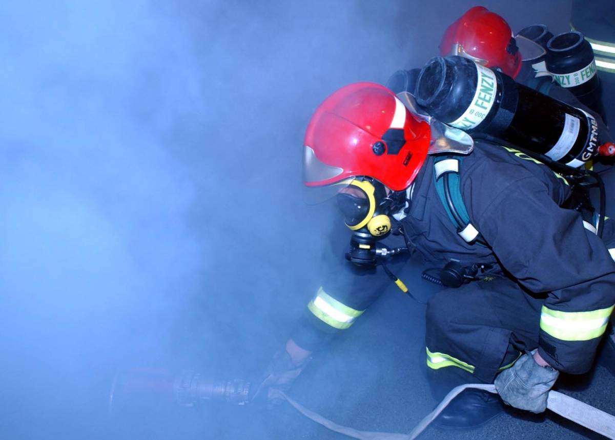 Livorno, va a fuoco una baracca: morti quattro bimbi rom