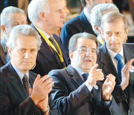 Nel Pd scoppia la guerra dei soldi