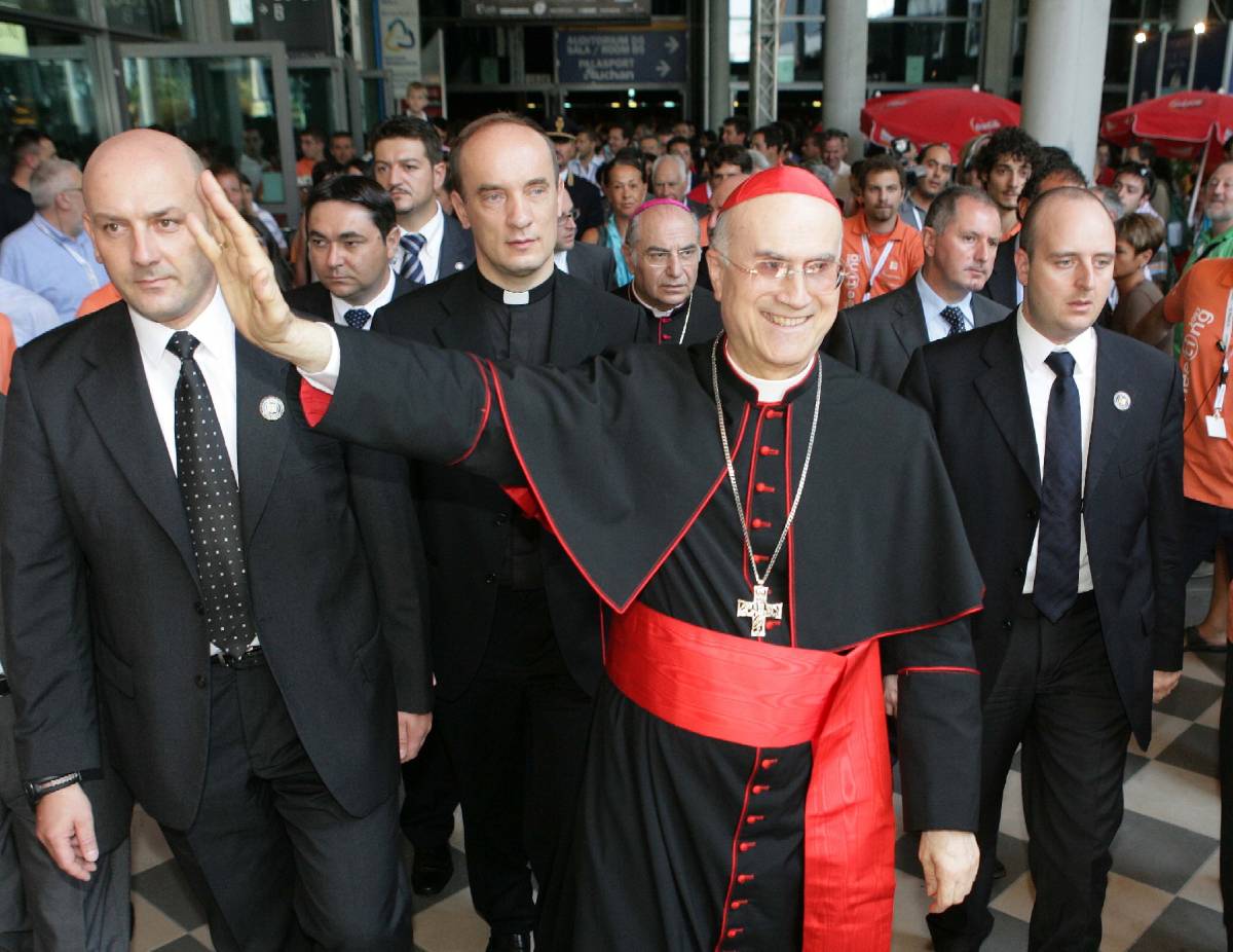 Bertone al meeting di Rimini: "Le tasse 
vanno pagate ma solo con leggi giuste"