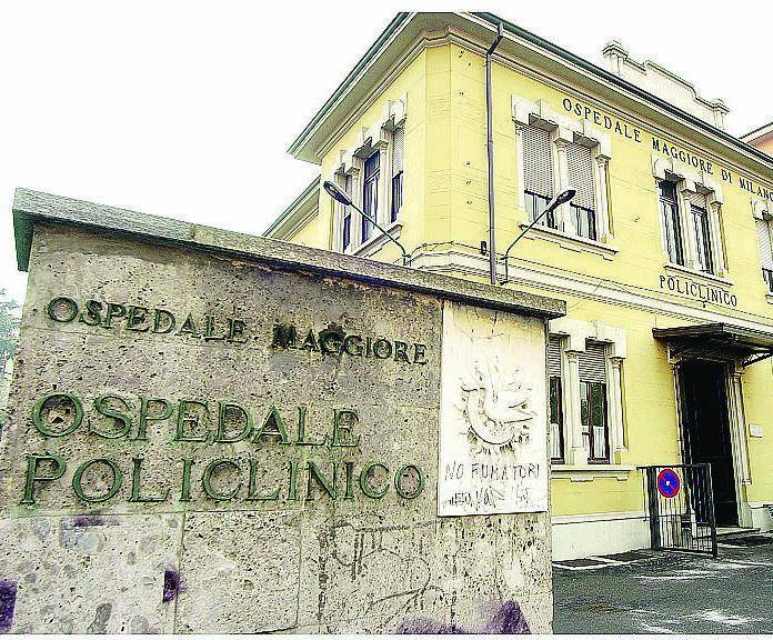 Policlinico, arrivati i soccorsi  «resiste» solo una tenda