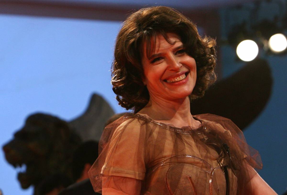 Fanny Ardant dribbla il caso Curcio: "Difendo la libertà d’espressione"