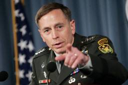 Petraeus a Bush: niente ritiro dall'Iraq per altri sei mesi