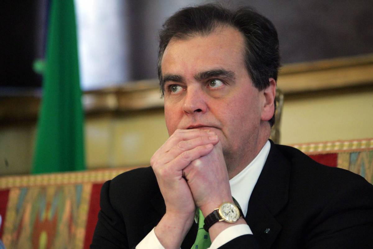 Calderoli choc: "Maiale-day 
contro le nuove moschee"