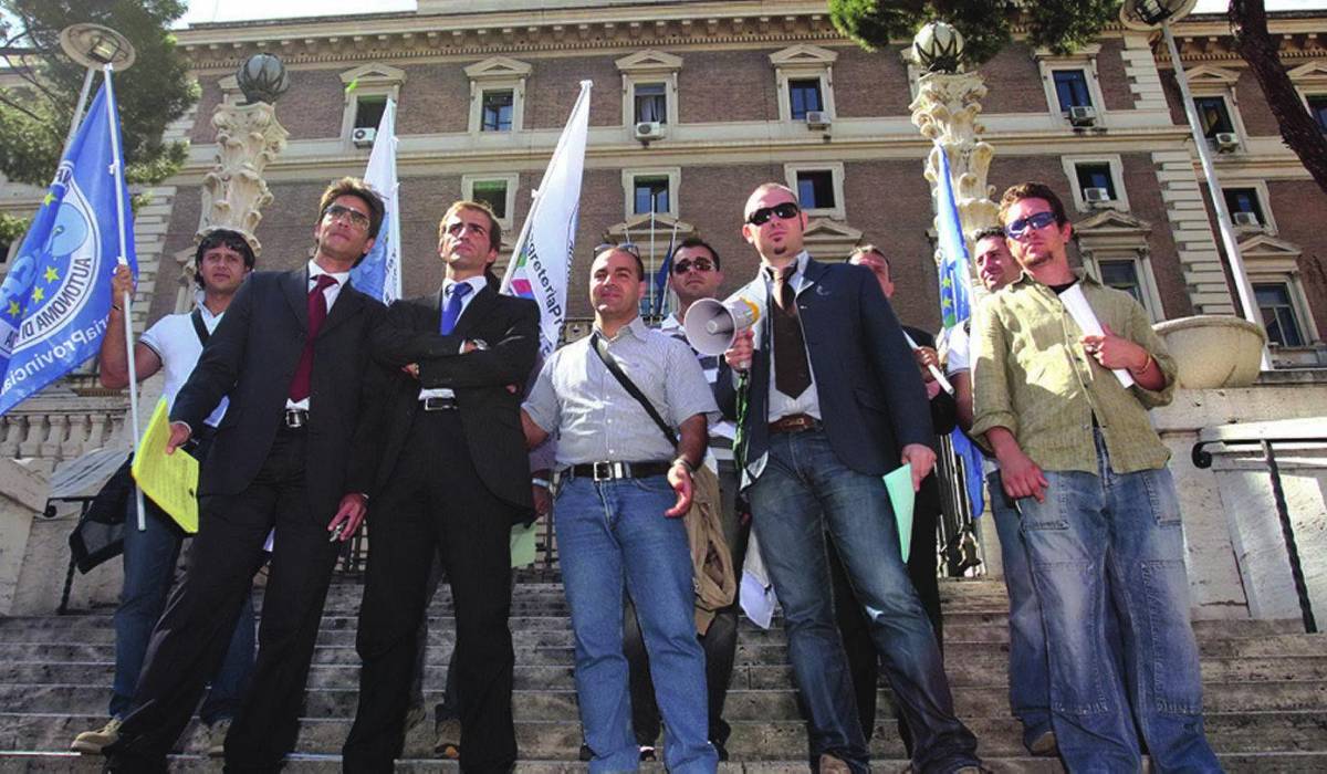 «Il nostro lavoro sempre più duro» Ieri doppia protesta della Consap