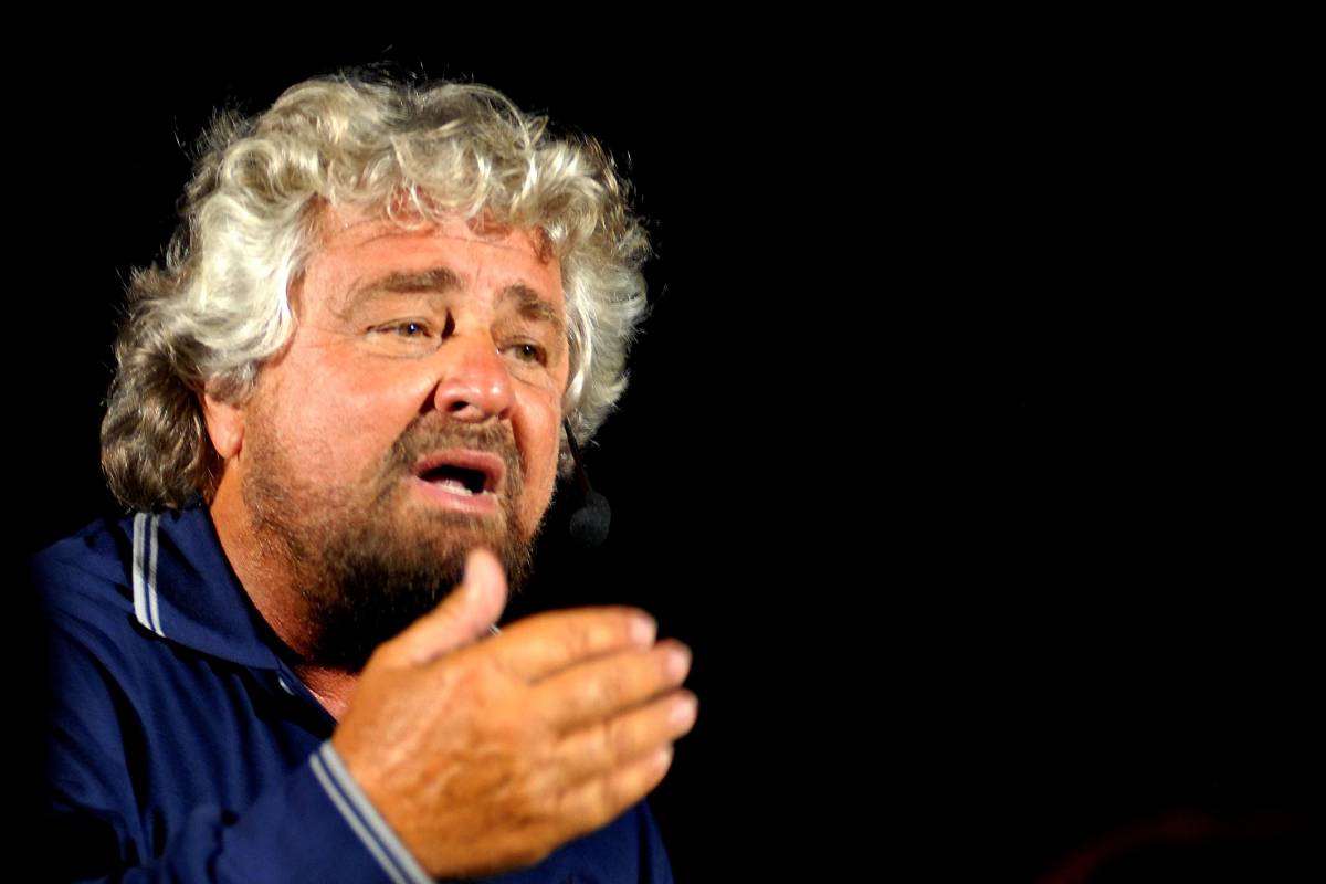 Grillo attacca ancora i politici: 
"Siete solo chiacchiere e televisione"