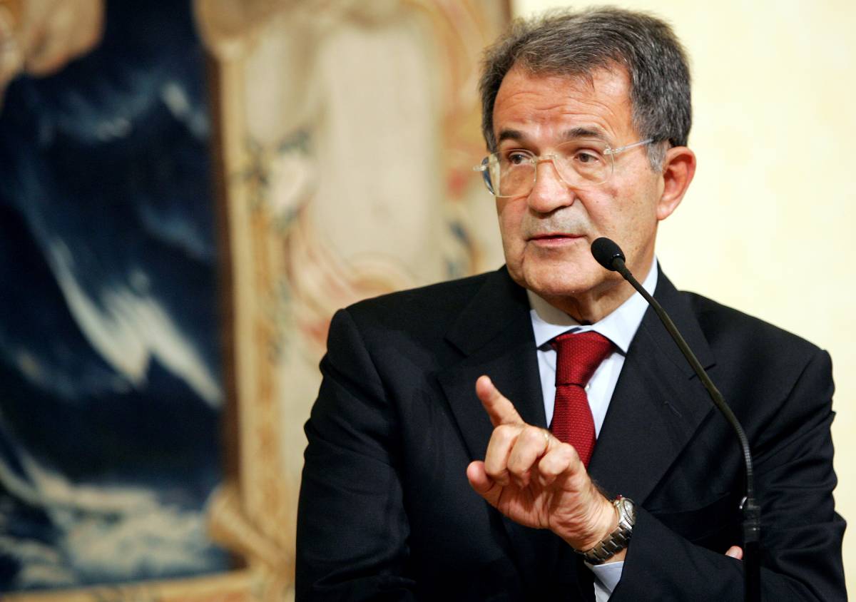 Il comico strapazza Prodi: "Ha il morbo di Alzheimer"