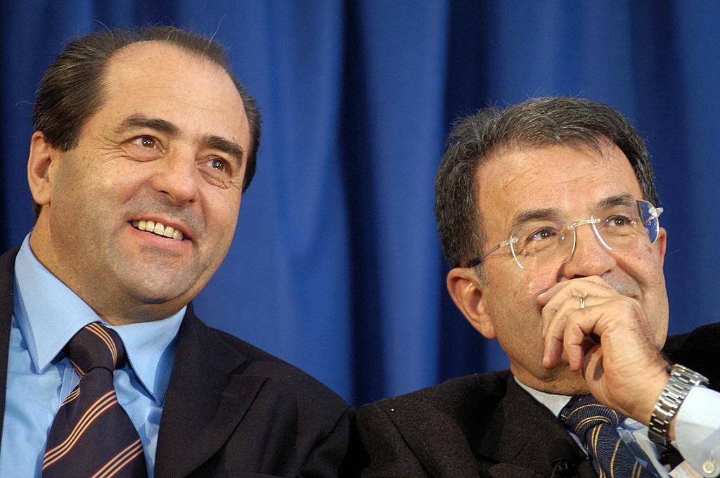 Di Pietro e Mastella si lanciano "vaffa" tramite i loro blog