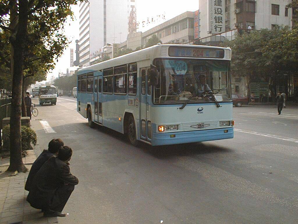 Cina, fiamme sull'autobus: 27 morti
