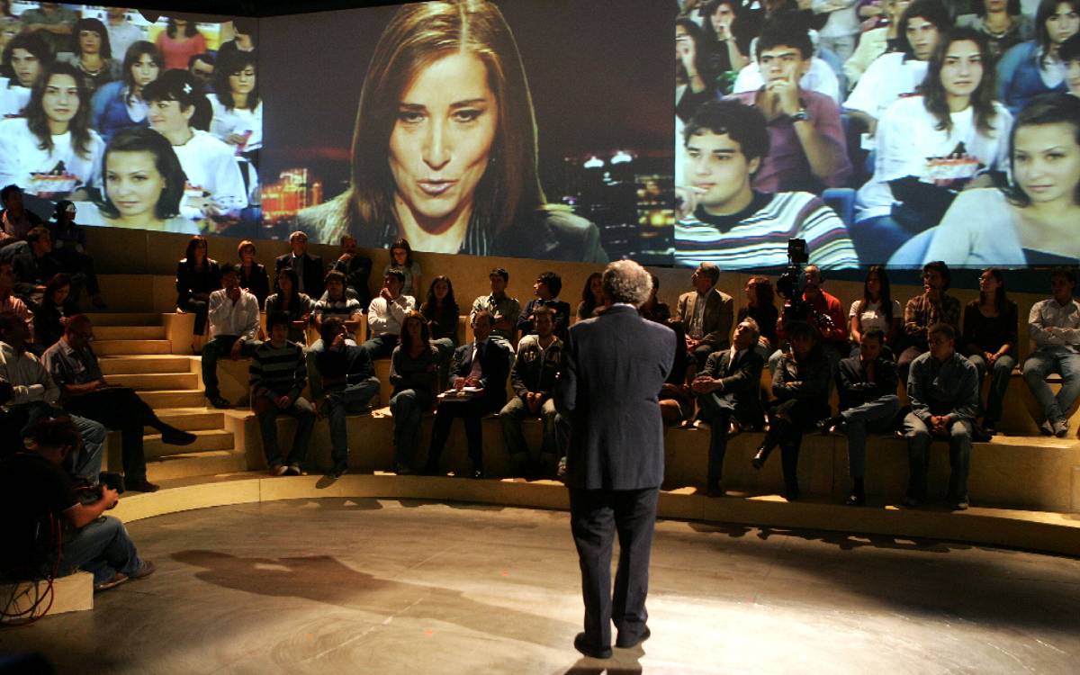 La Forleo in tv difende De Magistris: "Ha scoperchiato le pentole"