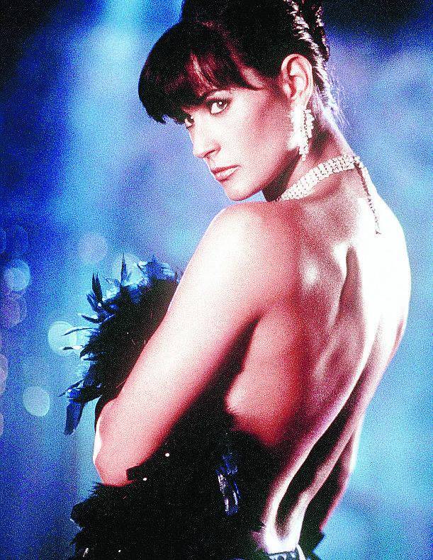 Ricattato il marito di Demi Moore: perde cellulare con foto di lei nuda