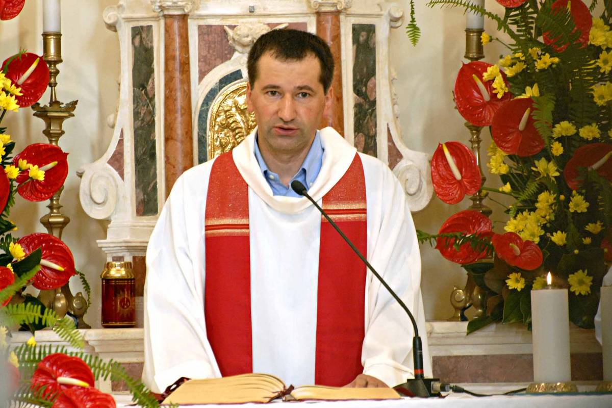 Cacciato don Sante, prete 
che voleva una fidanzata