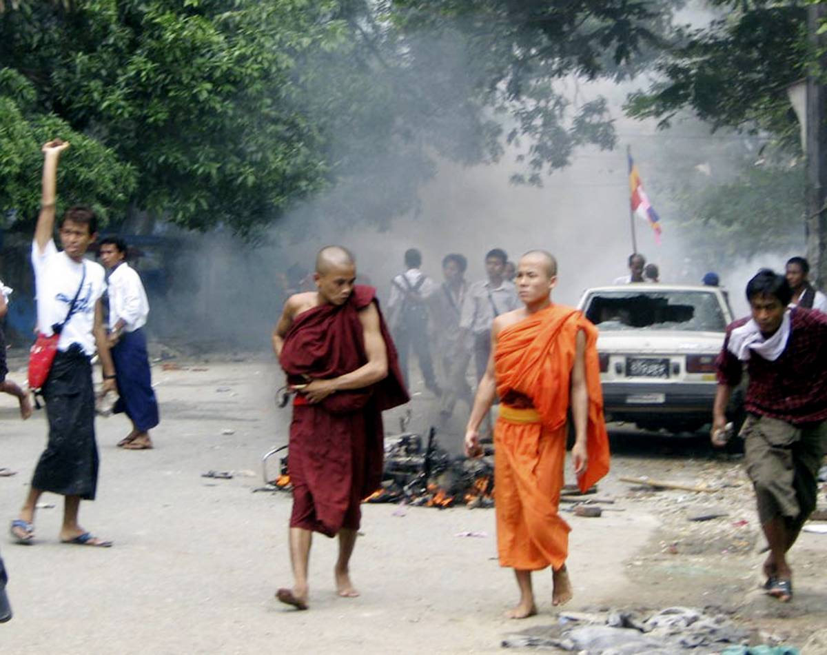 Birmania, sanzioni Ue 
contro petrolio o riso 
Al via lunedì prossimo