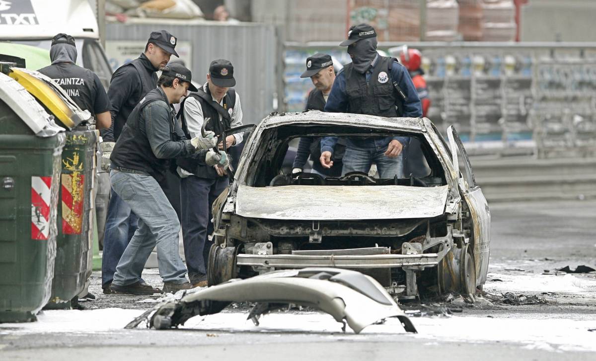 Spagna, autobomba a Bilbao 
Ferita una guardia del corpo