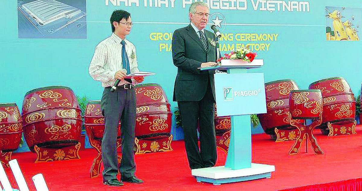 Colaninno in sella al Vietnam «Pronti per 100mila Vespe»