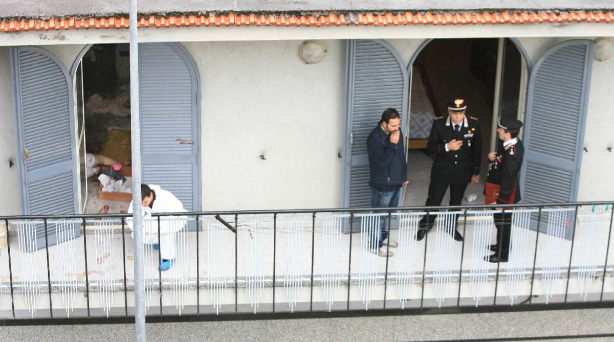 Afragola, rapinata in casa 
Pugni e calci: uccisa donna