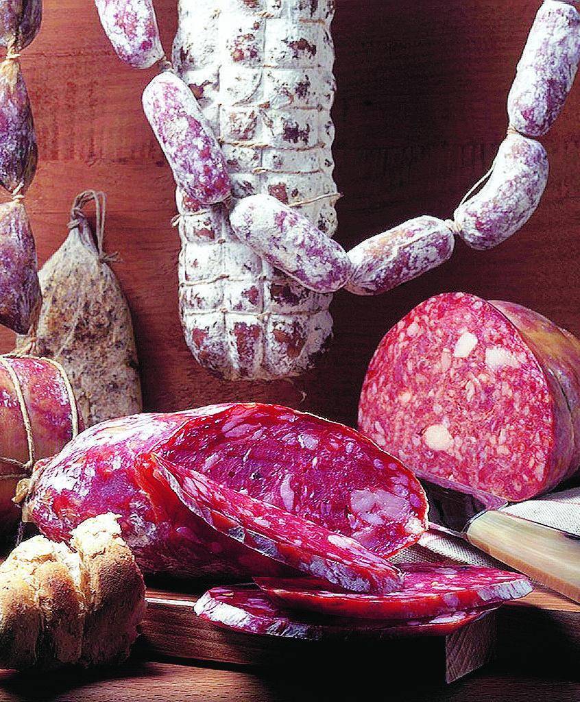 Varzi e l’Oltrepò tra storia, natura e un salame top