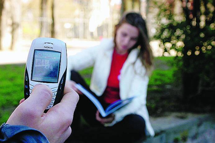 Filma il prof: rischia multa record