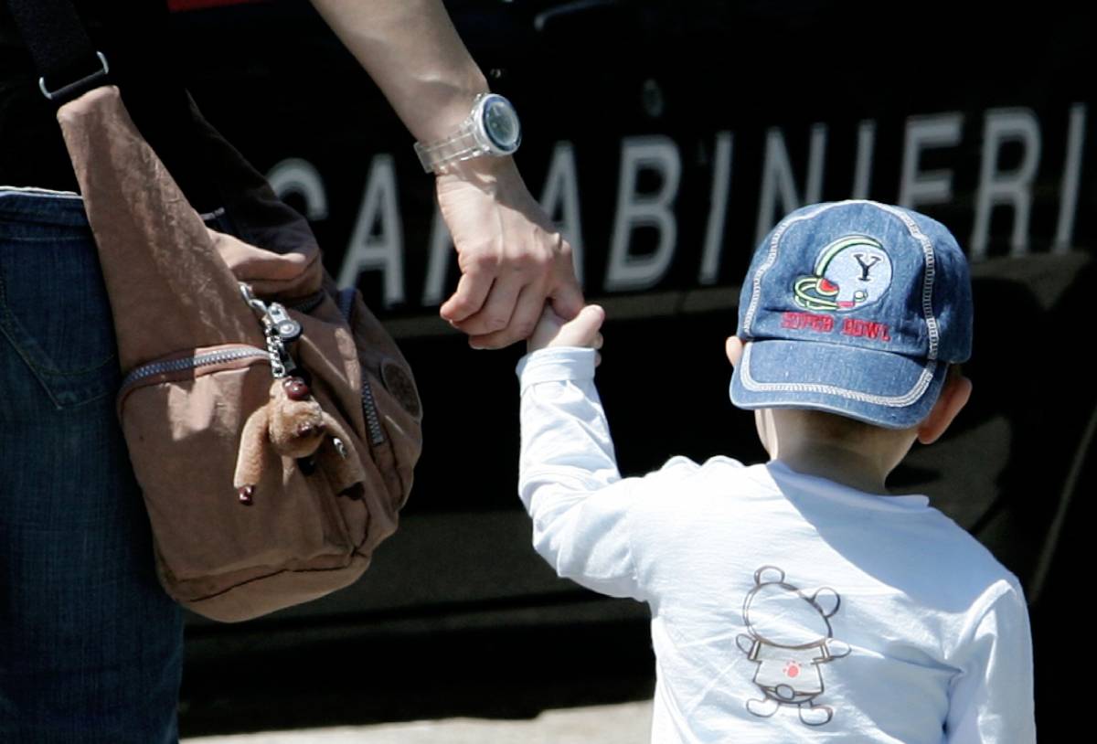 Napoli, bimba soffocata 
Fermato uno zio per abusi