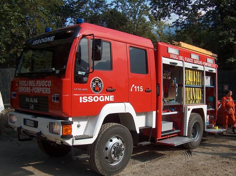 Cremona, vandali bruciano 
la scuola: evacuati in 400