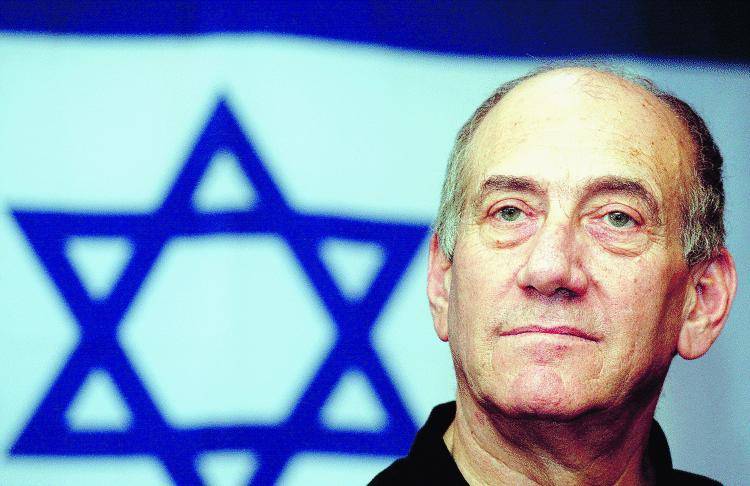 Israele, l’annuncio di Olmert: «Ho un tumore ma non lascio»