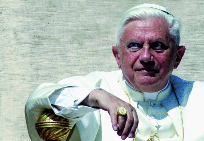 La sindaco riconsegna la città ai no global