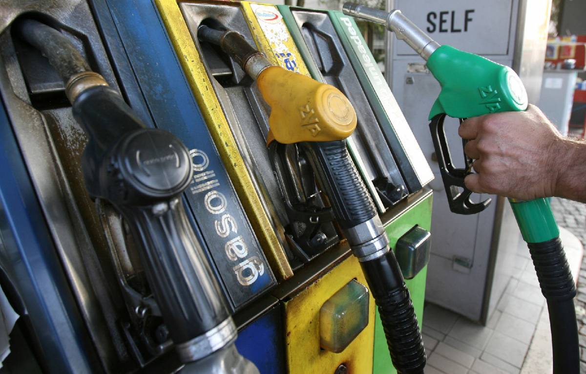 Aumenti record per benzina e diesel