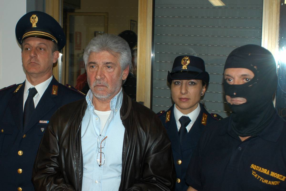I 10 comandamenti del boss 
"Non tradire la moglie"