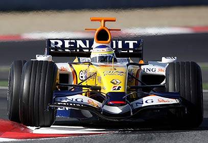 F1, Renault accusata di aver spiato la McLaren