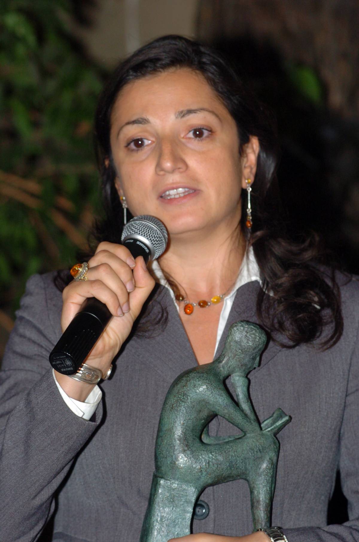La vedova Raciti: "Troppa violenza, chiudere gli stadi"