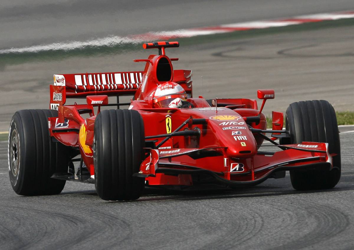 Schumi torna in pista e mette tutti in fila