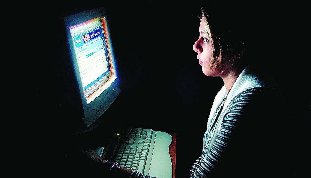 Suicida per amore ma "lui" esisteva solo sul Web