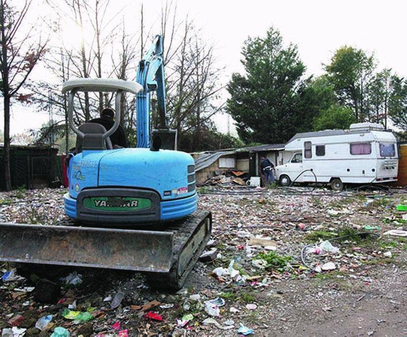 Baraccopoli abusive, ruspe in azione