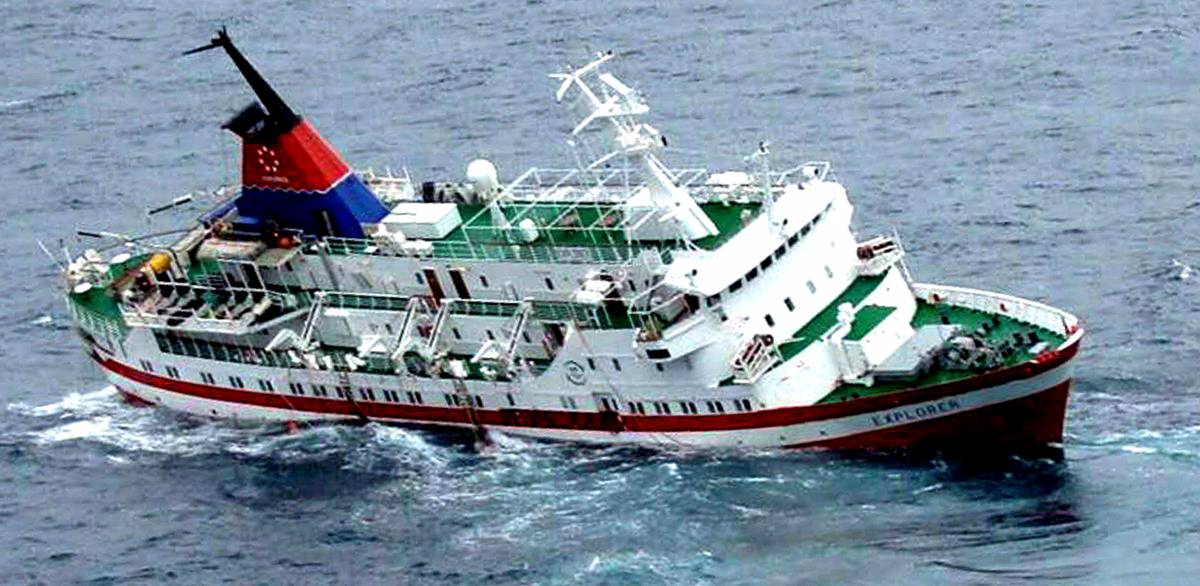 Antartico, affonda nave da 
crociera. Salve 154 persone