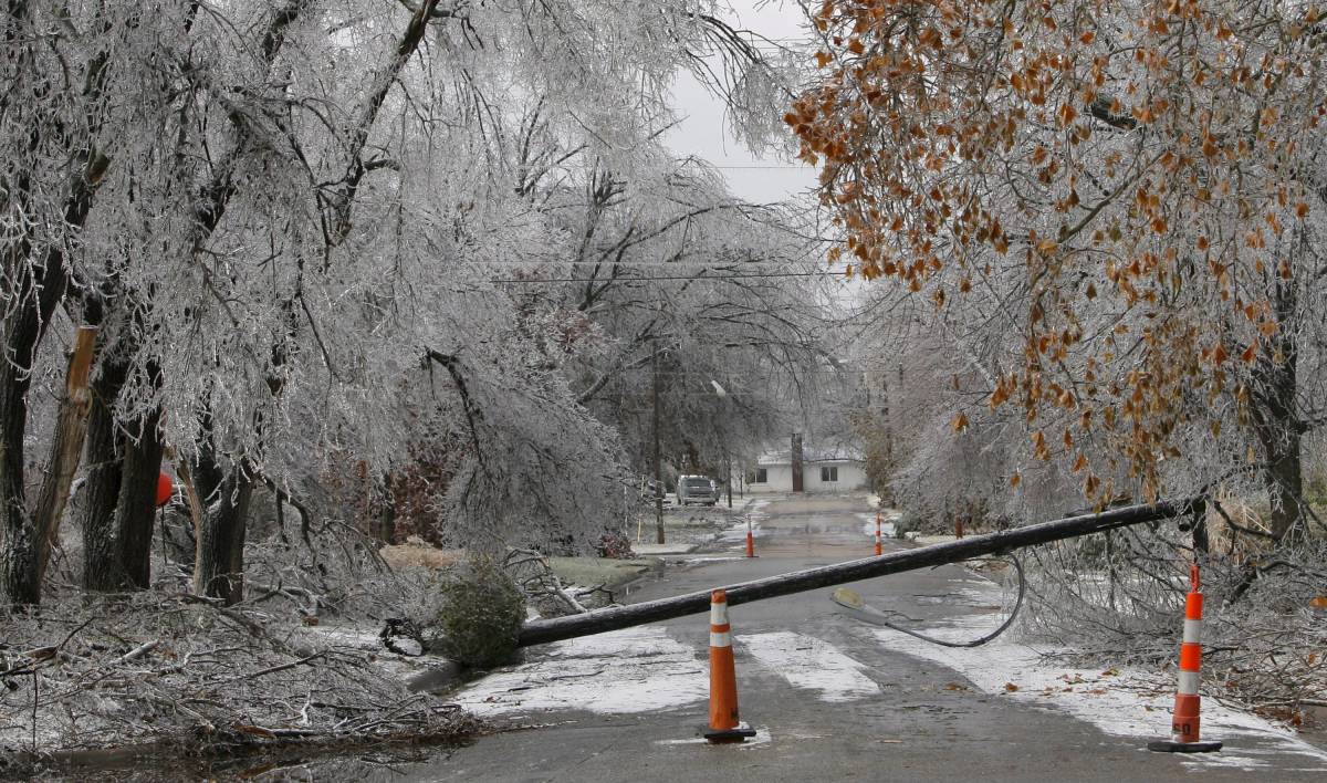 Tempesta di gelo e neve spazza gli Usa: 32 morti