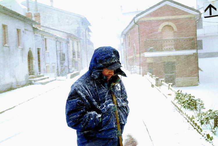 L’Italia finisce sottozero: oggi ancora neve, gelo e disagi