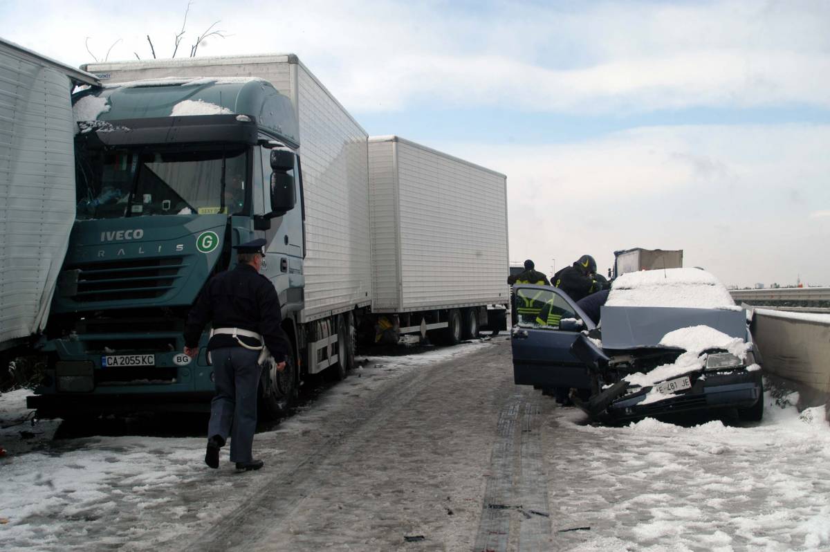 Calabria, nevica sulla A3: scatta il codice rosso