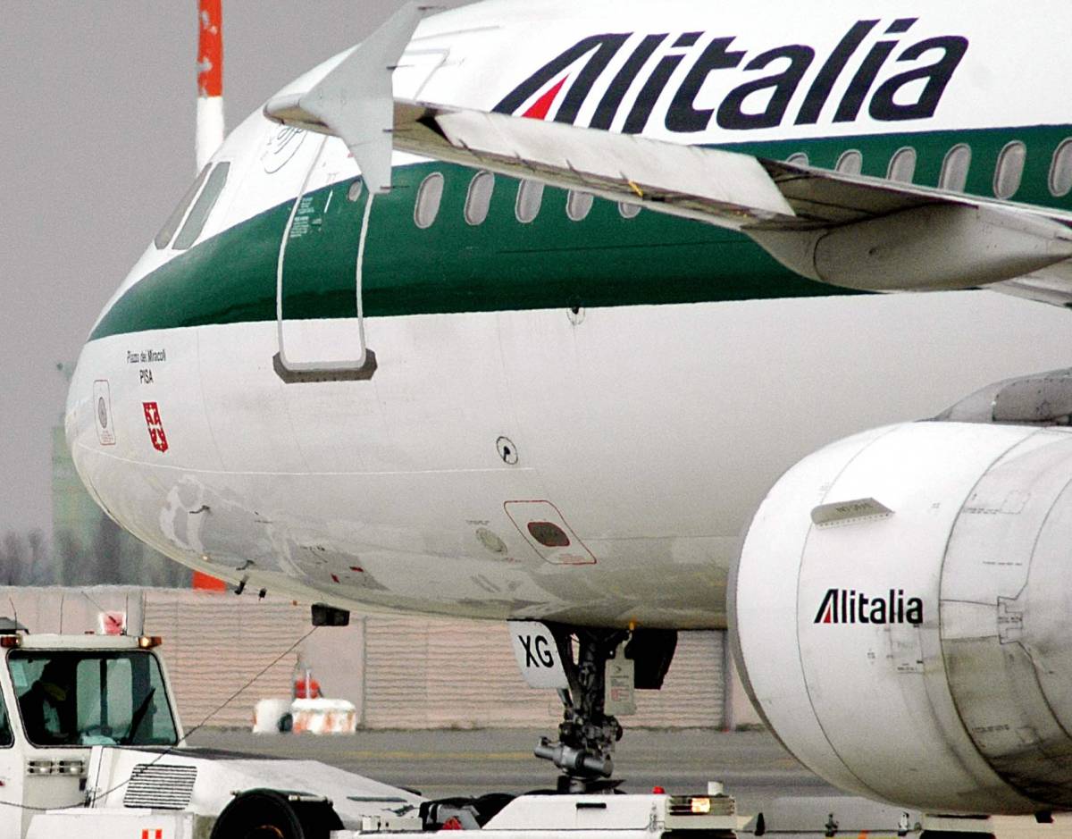 Piloti Alitalia: "Air France o fermiamo tutto"